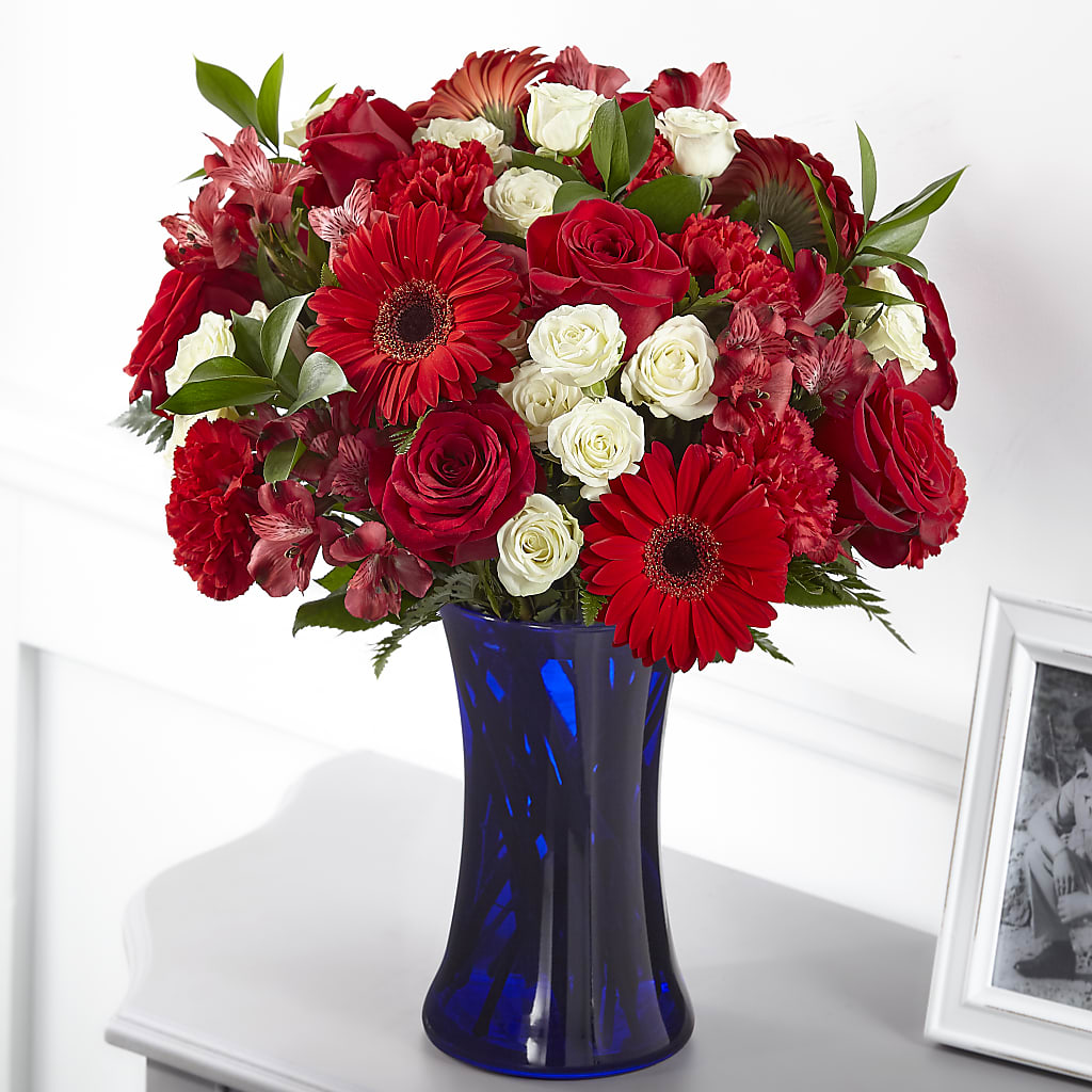 Hearts Embrace Bouquet – Garden Of Eden Florist, San Antonio TX