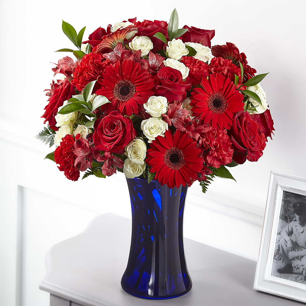 Hearts Embrace Bouquet – Garden Of Eden Florist, San Antonio TX