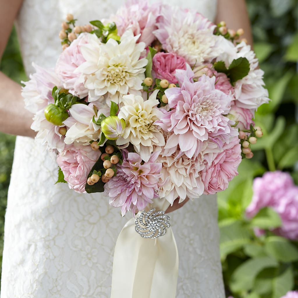 Heart's Promise Bouquet – Garden Of Eden Florist, San Antonio TX