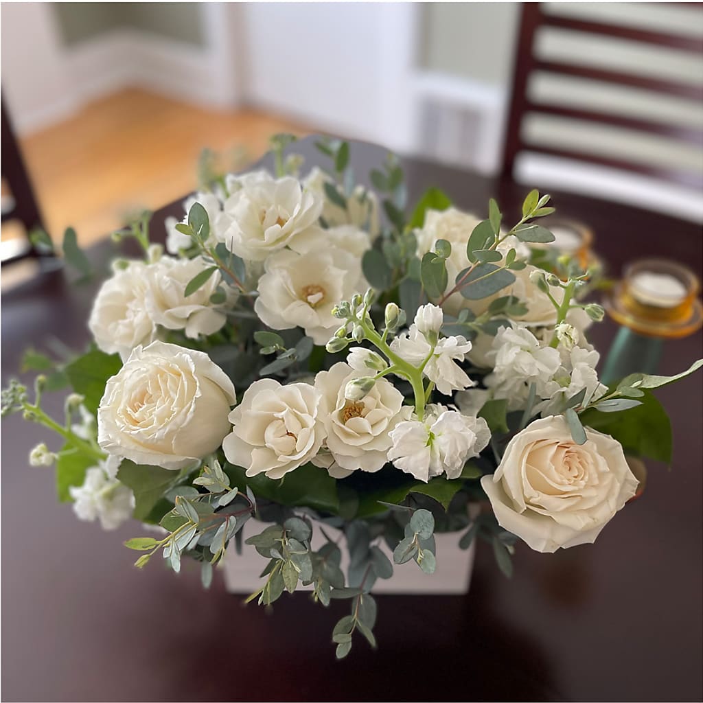 Fresh Linen Box Bouquet –  Garden Of Eden Florist, San Antonio TX